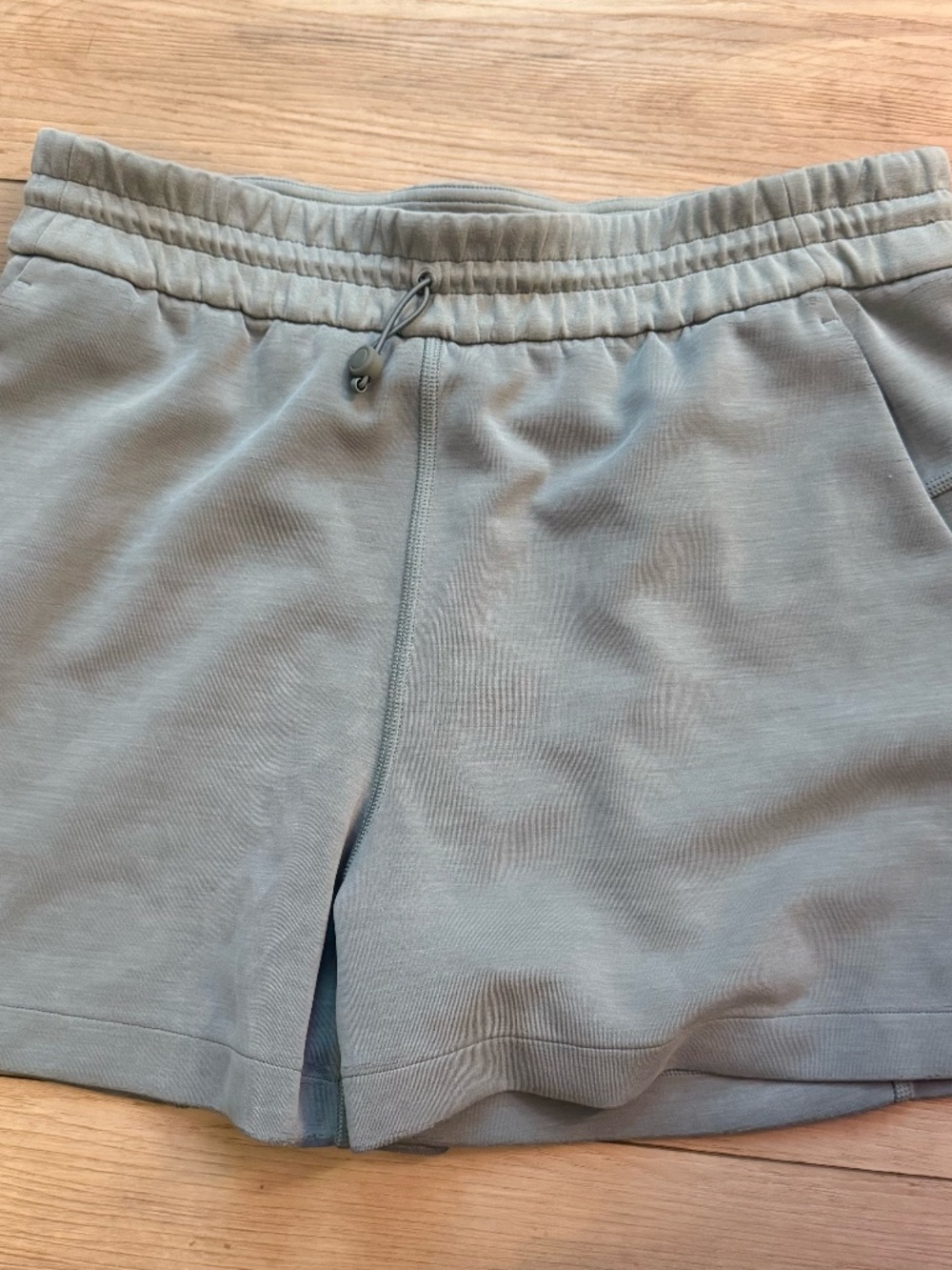Lululemon Soft Jersey Lounge Shorts Gray Size 8 Drawstring Pockets
